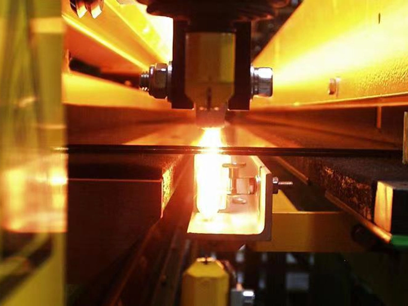 Preheating lamp for CNC glass cutter